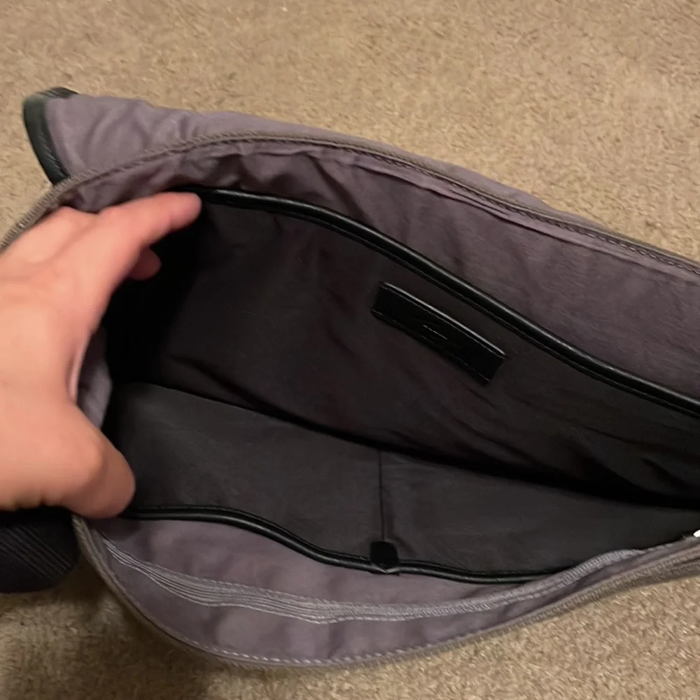 Fossil shoulder bag! Never used great for laptop